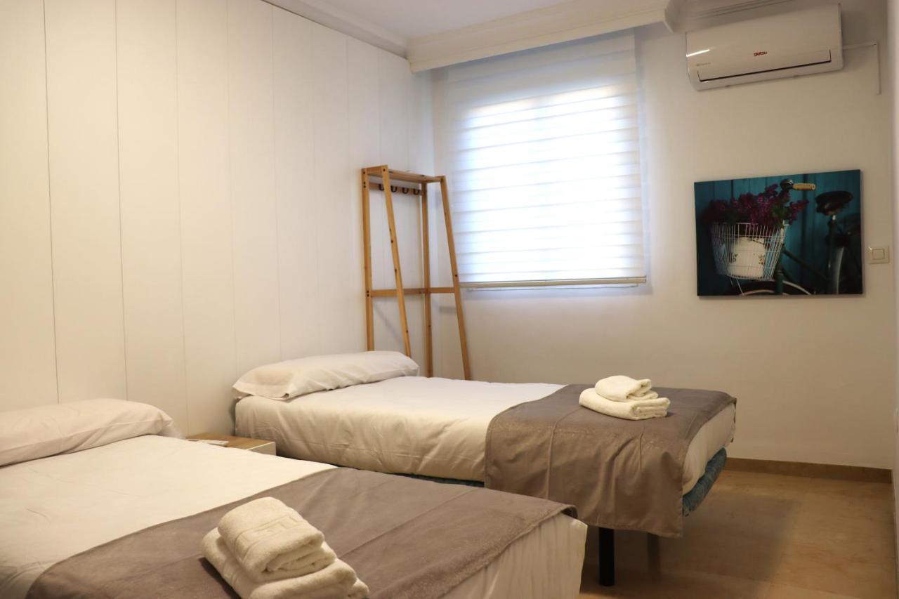 Nightinsevilla Juglar Free Parking ภายนอก รูปภาพ